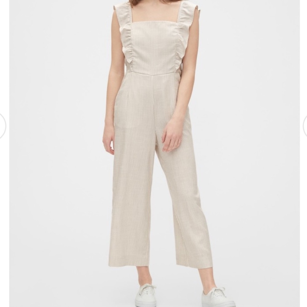 Gap jumpsuit; size 0 petite